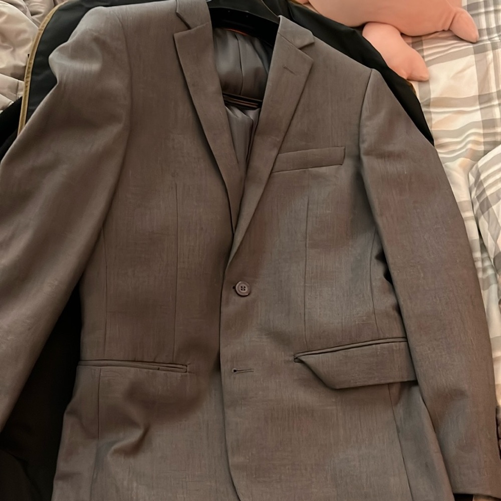 I’m selling a suit jacket. size 36R. fits a smaller and slimmer build